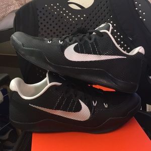 Kobe 11 Black TB size 12